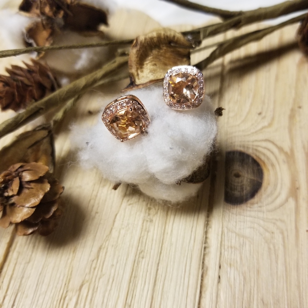 GORGEOUS!! Light Champagne Topaz with CZ's - Picture 6 of 9
